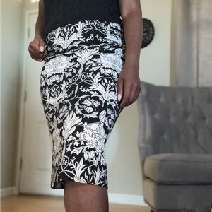 Catherine Black and White Floral Pencil Skirt